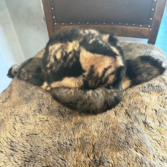 Mudd Faux Fur Brown and Black Trapper Sleight Hat with balls - Picture 3 of 8